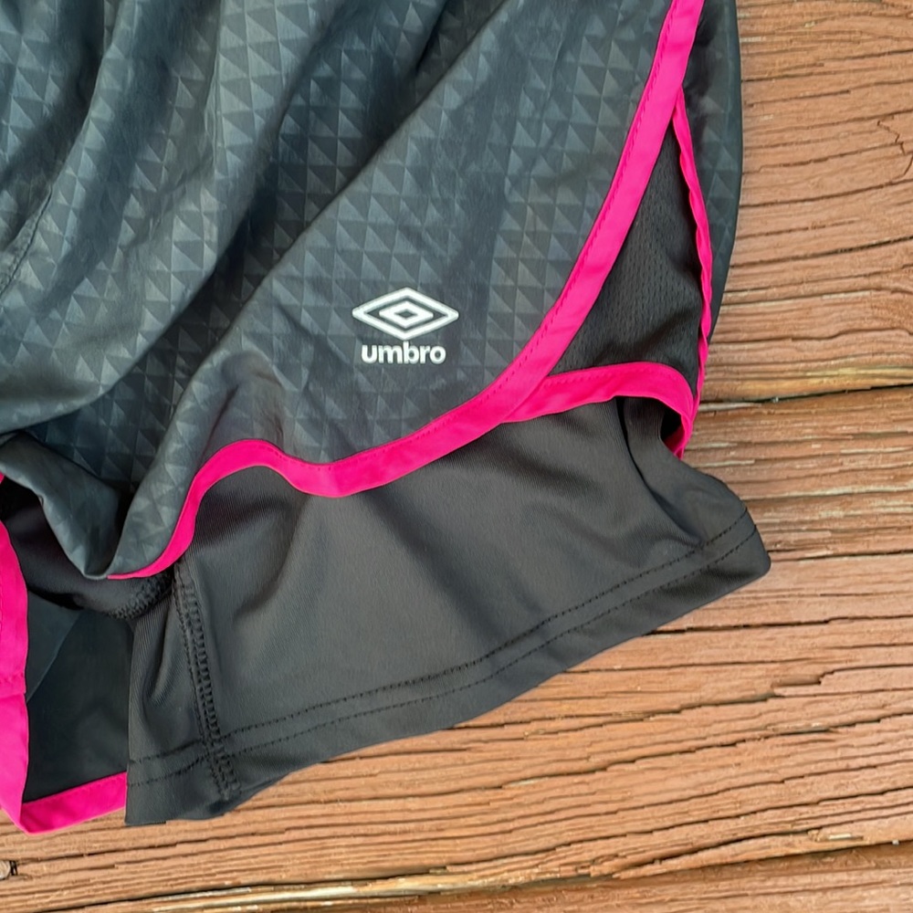 Umbro Lined Shorts with Compression Shorts - Picture 3 of 6